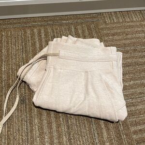 Rare, Lululemon Capri pants!